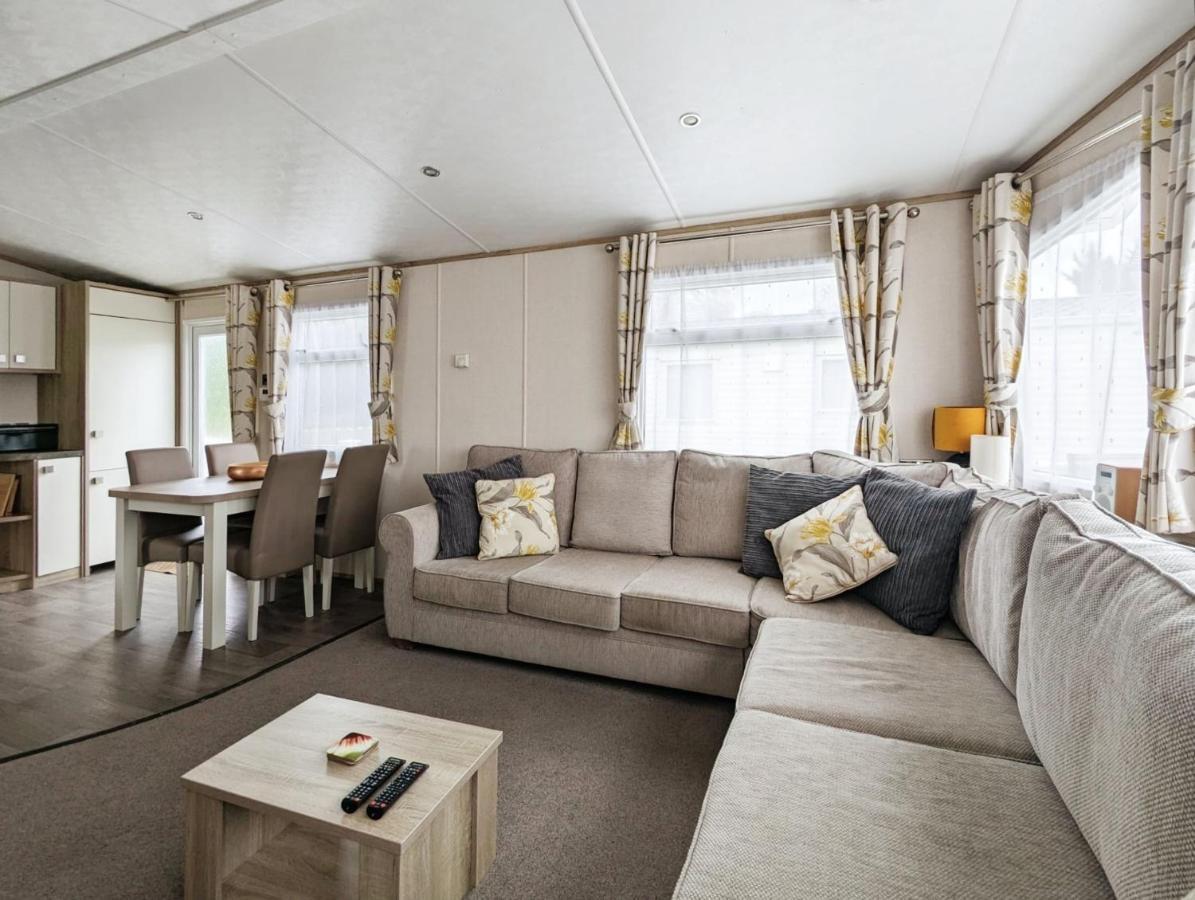 فيلا Caravan In The Cotswolds سيرنسيستر المظهر الخارجي الصورة